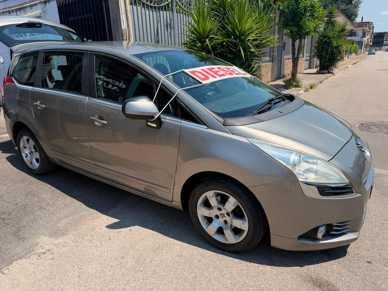 Peugeot 5008 1.6 HDi 112CV Allure