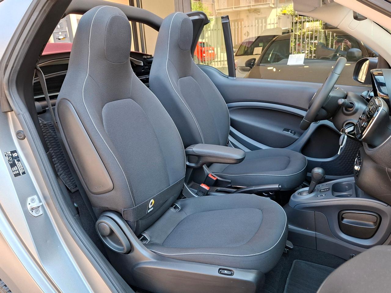 Smart ForTwo 90 0.9 T twinamic cabrio Passion Capote Rossa