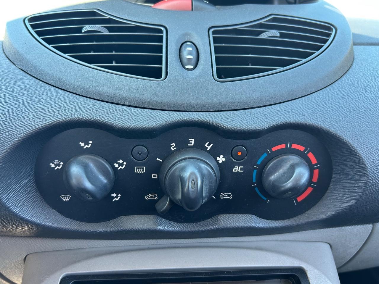 Renault Twingo 1.5 dCi 65CV Le Iene