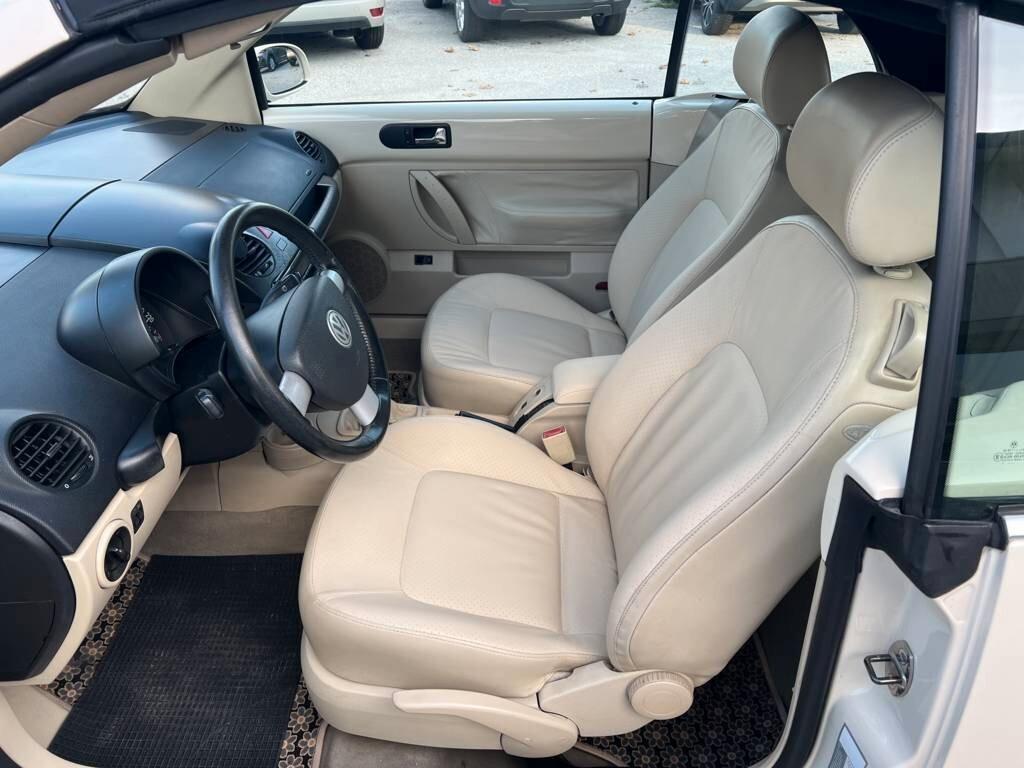 Volkswagen New Beetle 2.0 Cabrio