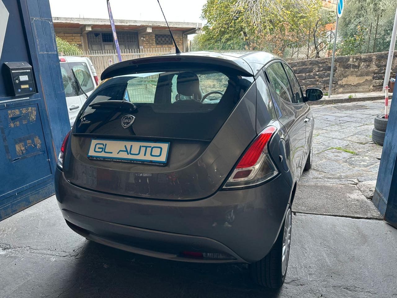 Lancia Ypsilon 1.2 69 CV 5 porte Silver