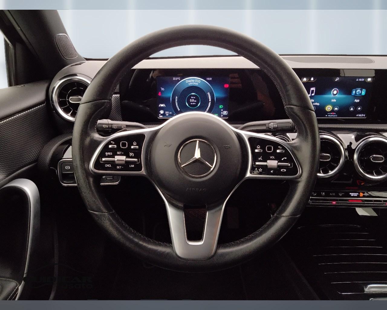 Mercedes-Benz Classe A - W177 2018 - A 180 d Sport auto