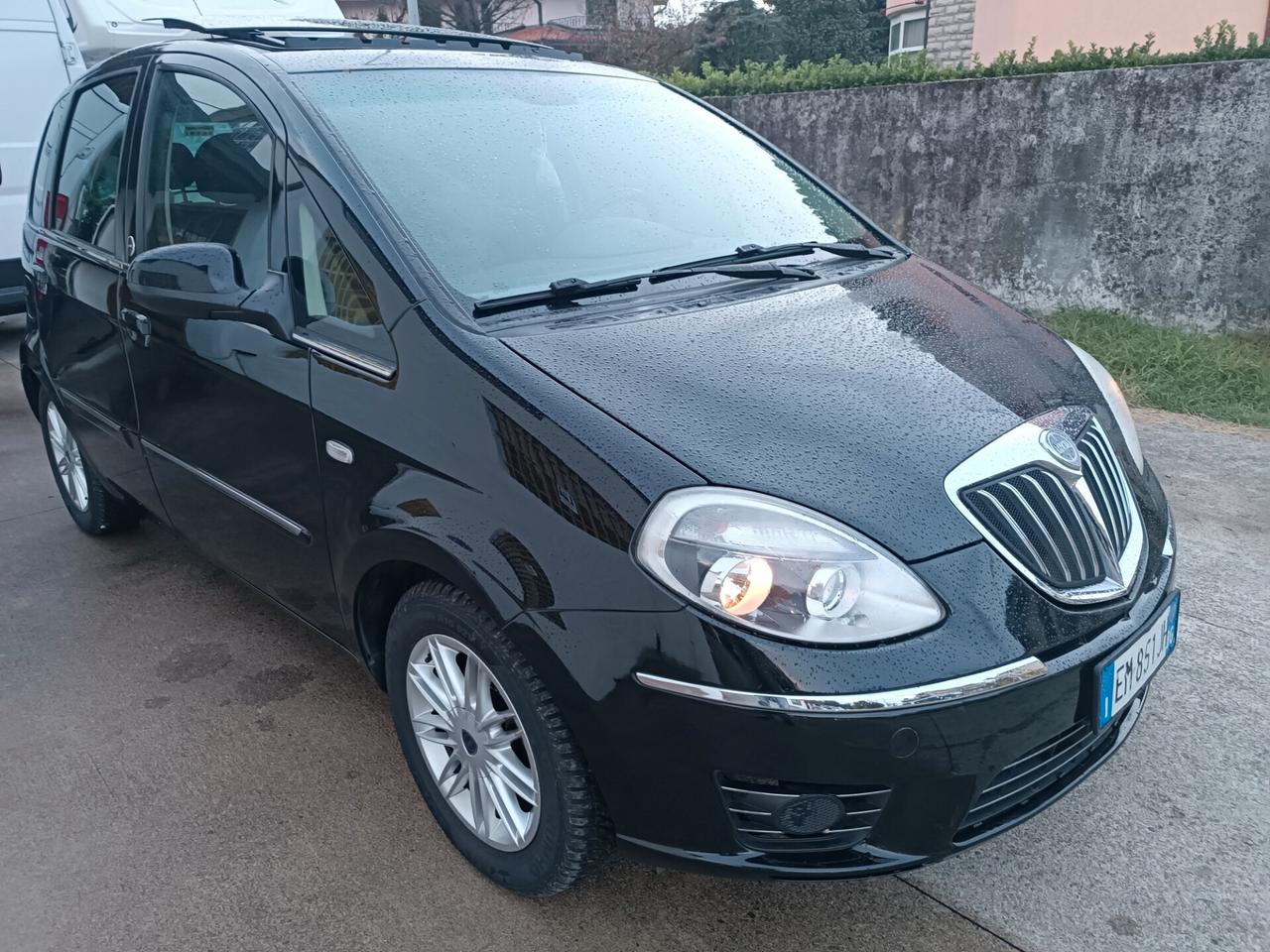 MUSA 1.4 8V Ecochic (GPL) Gold uniprop