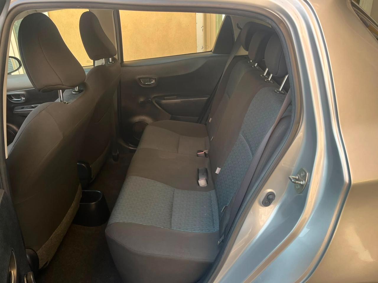 Toyota Yaris 1.0 5 porte Lounge *NEOPATENTATI*