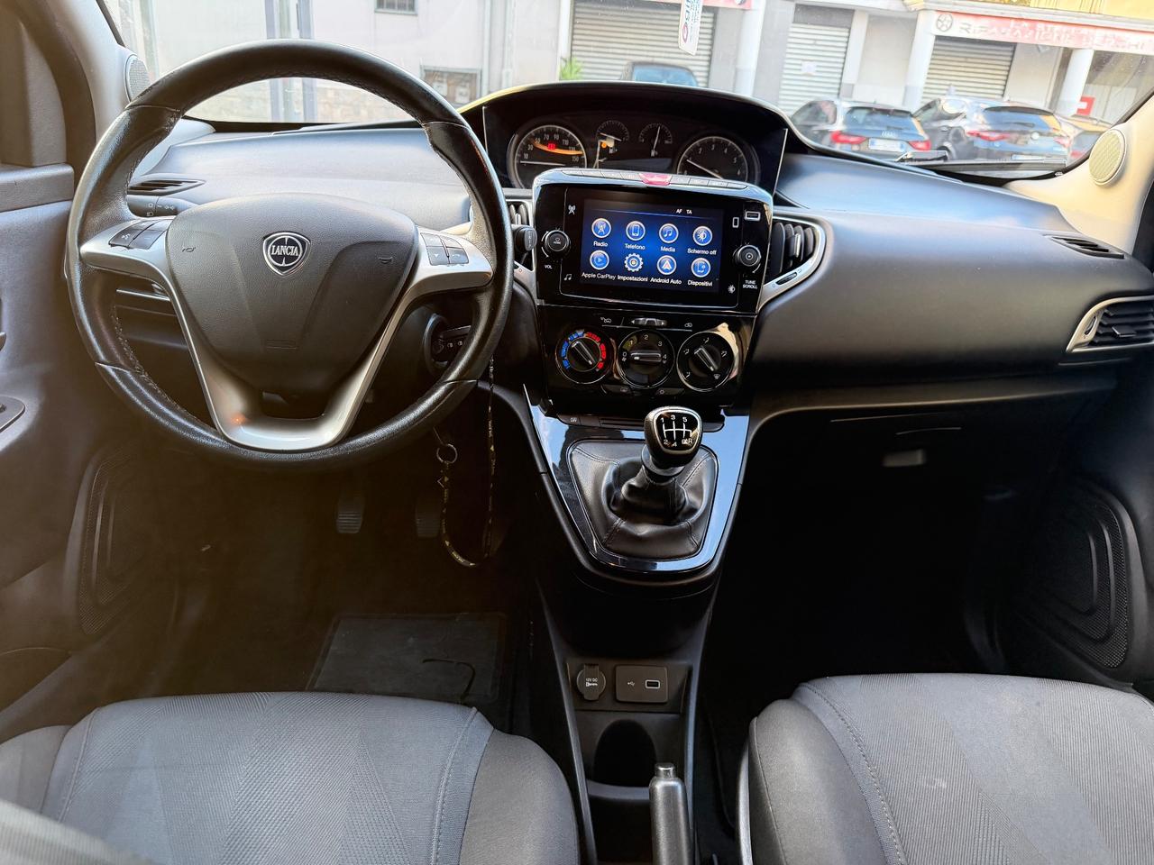 Lancia Ypsilon 1.0 FireFly 5 porte S&S Hybrid Ecochic Gold