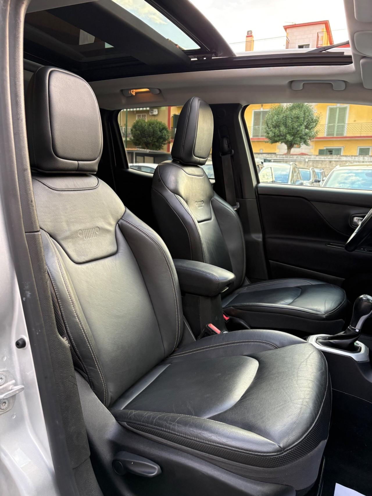 Jeep Renegade 4x4 tetto apribile gancio traino