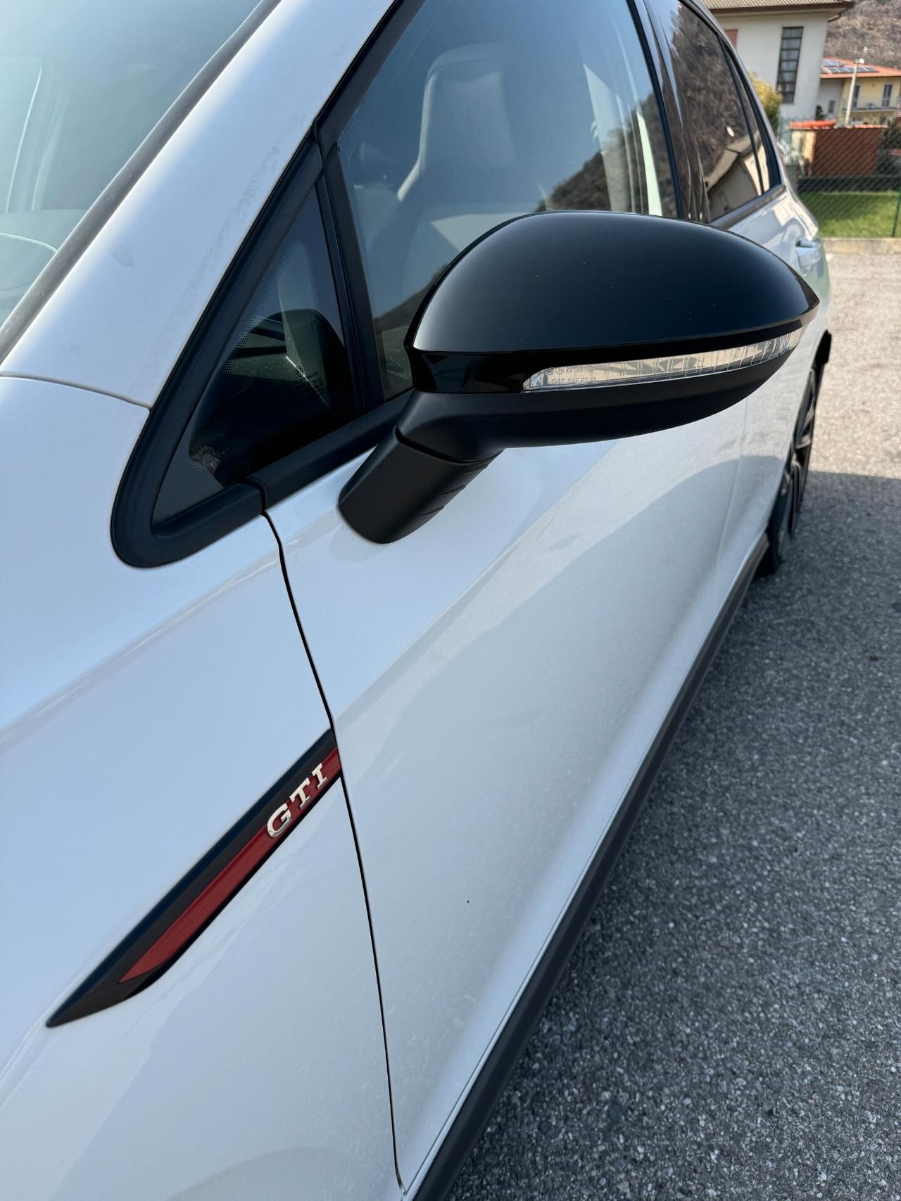 Volkswagen Golf GTI 2.0 TSI DSG