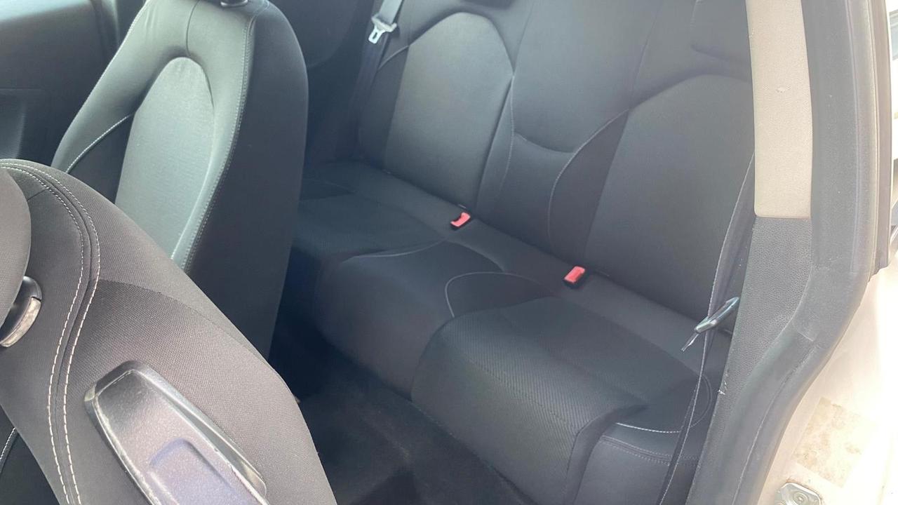 Alfa Romeo MiTo 1.6 JTDm-2 S&S Distinctive Sport Pack