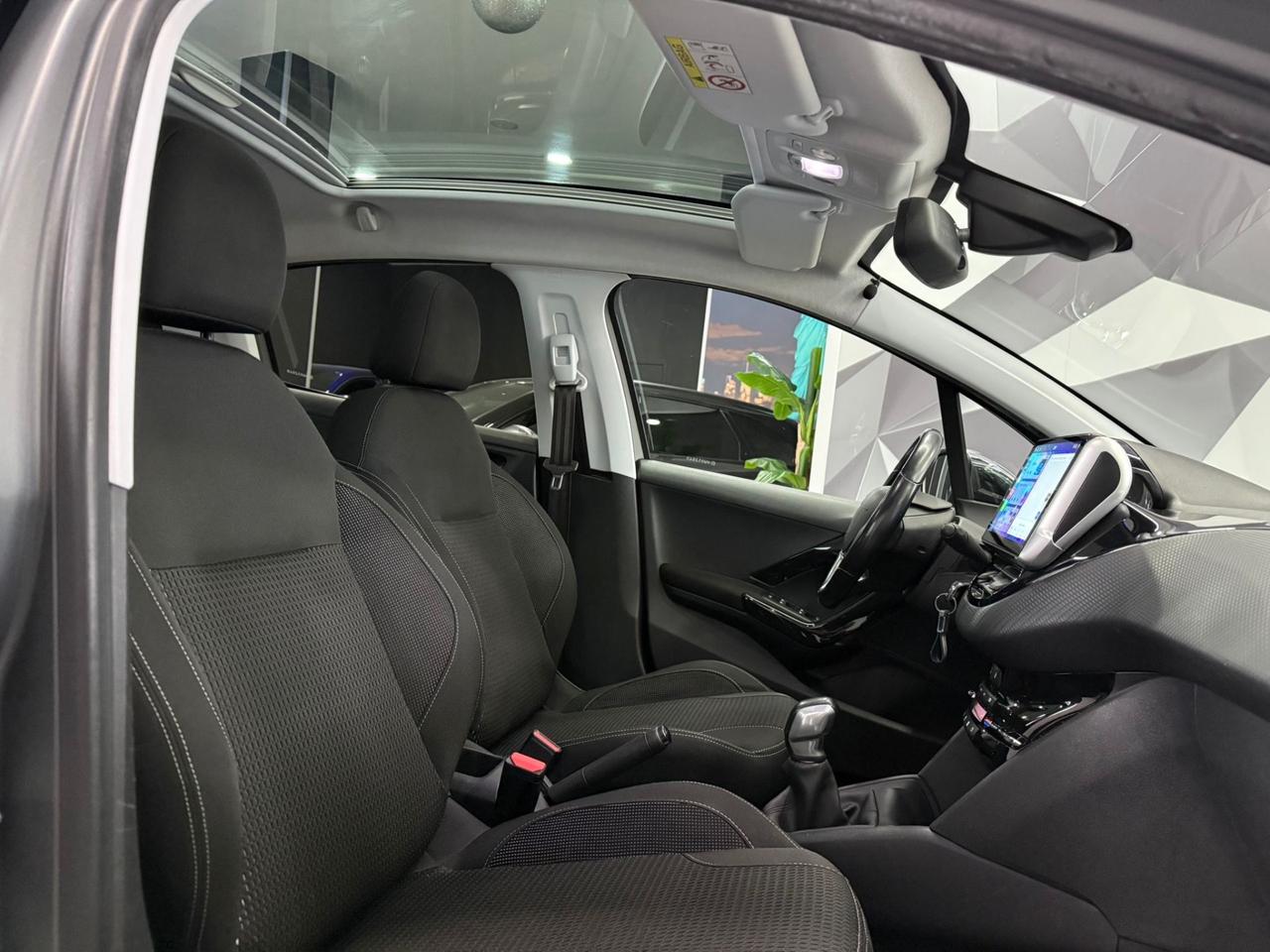 Peugeot 208 75 5 porte Allure tetto pano-2017