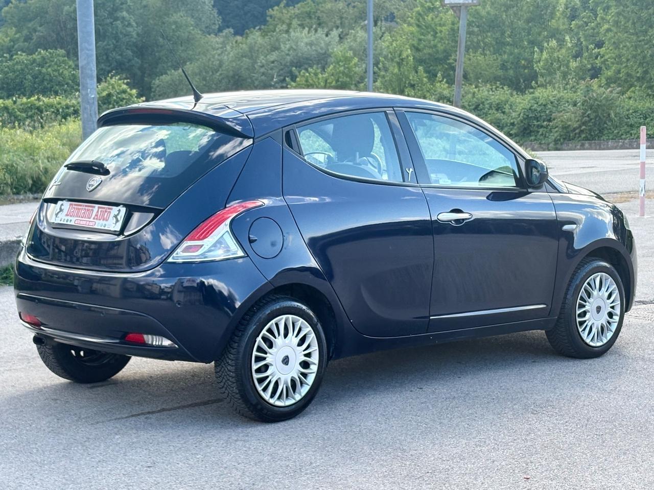 Lancia Ypsilon 1.2 69 CV 5P Gold UCONNECT Blue&Me