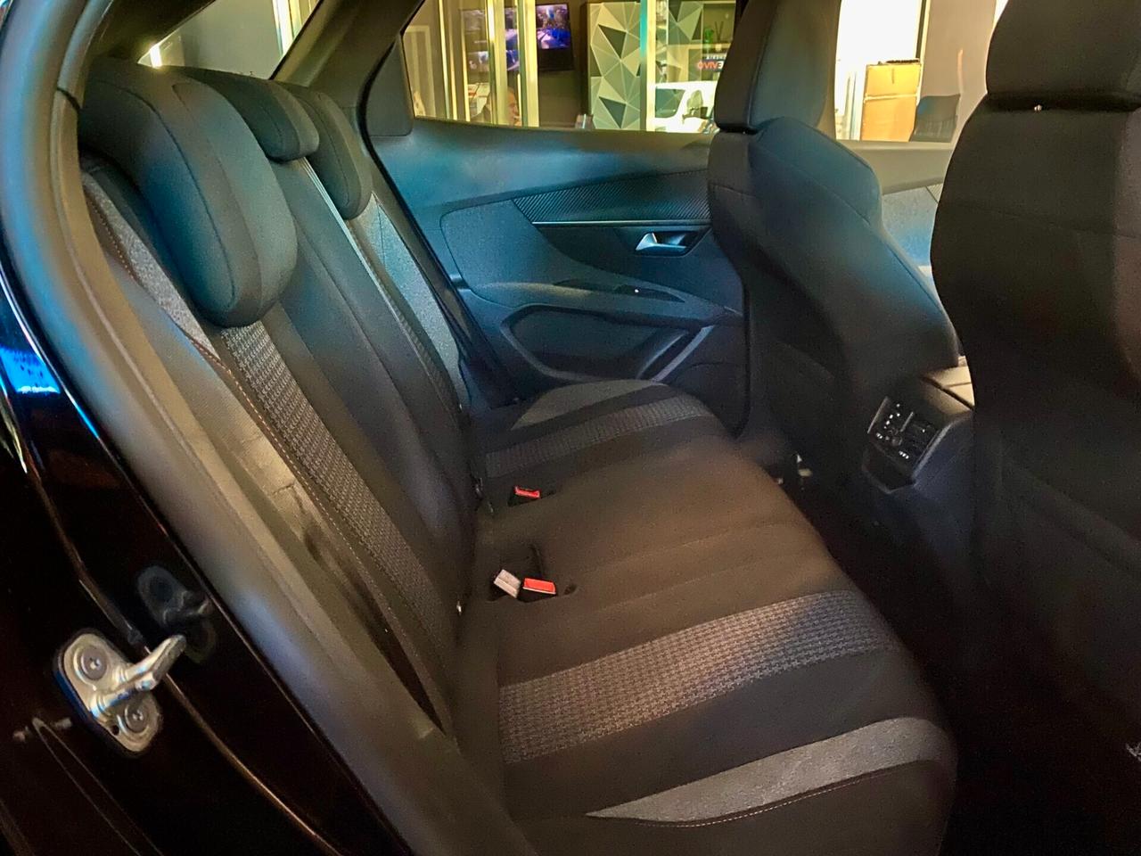 Peugeot 3008 BlueHDi 130 EAT8 N1 Autocarro-2022