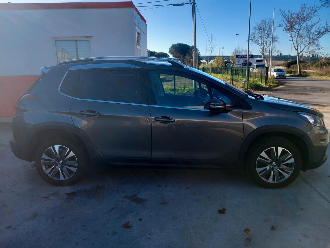 Peugeot 2008 BlueHDi 100 Allure tetto xeno pelle garanzia