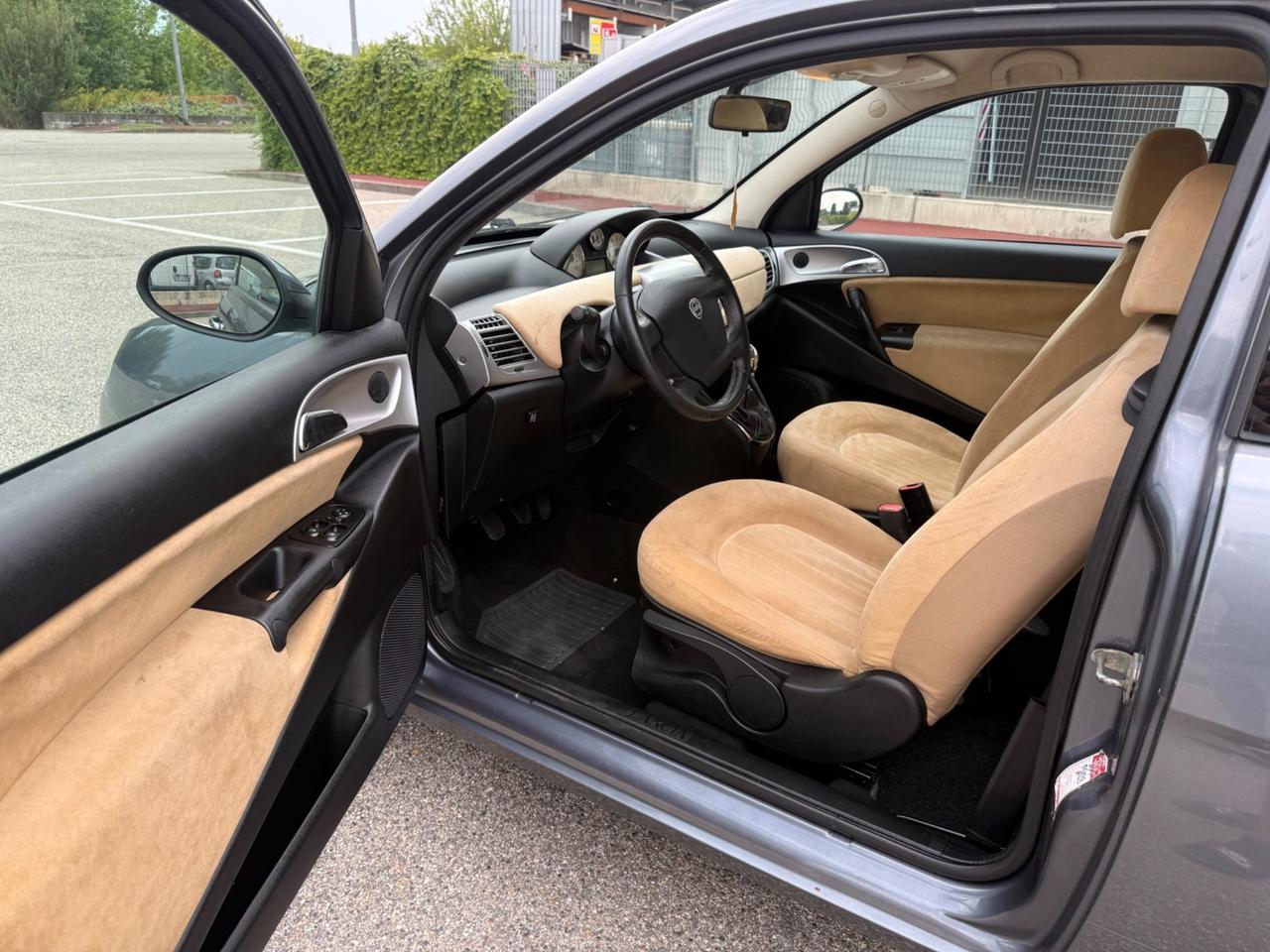 Lancia Ypsilon 1.4 Platino Ecochic GPL