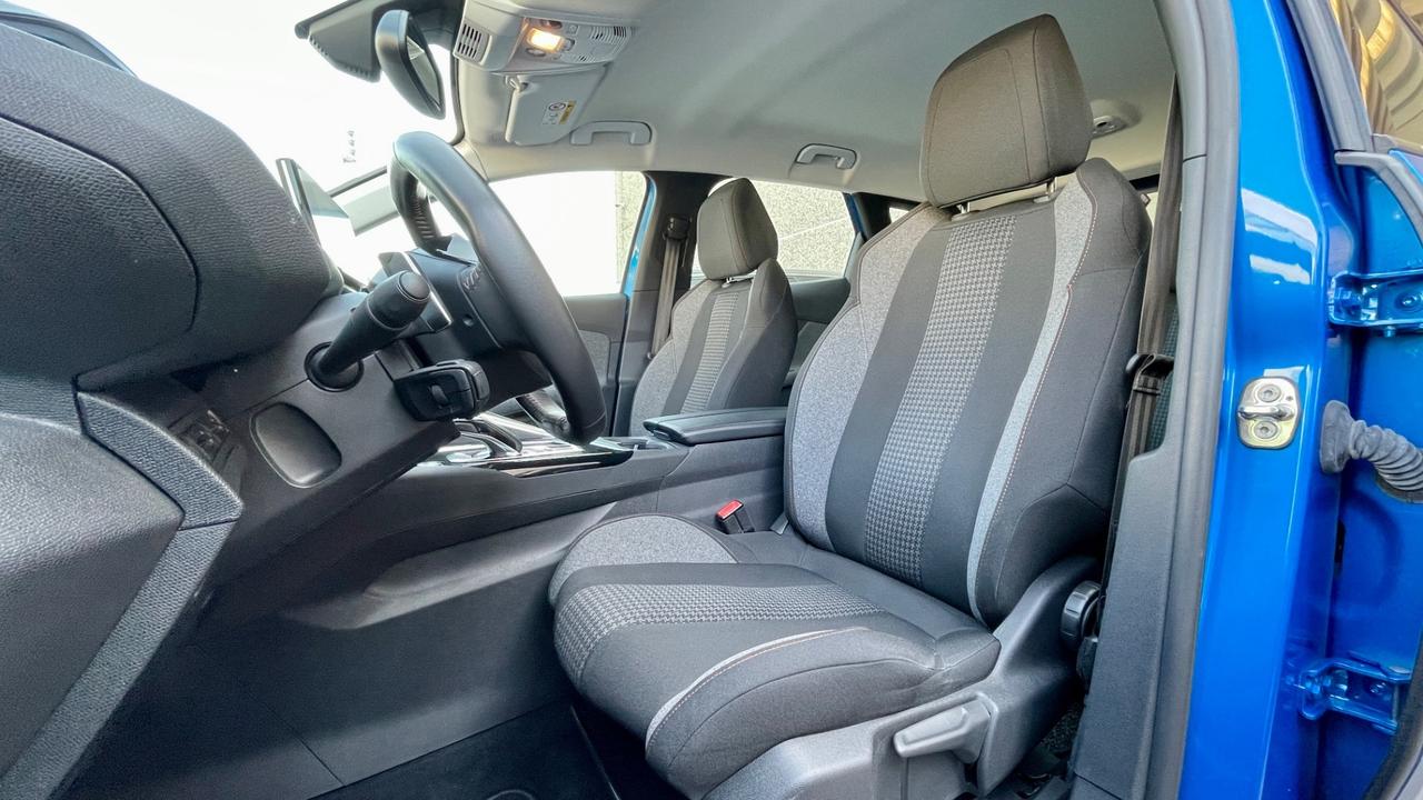 Peugeot 3008 BlueHDi 130 S&S EAT8 Active V. Cockpit Led