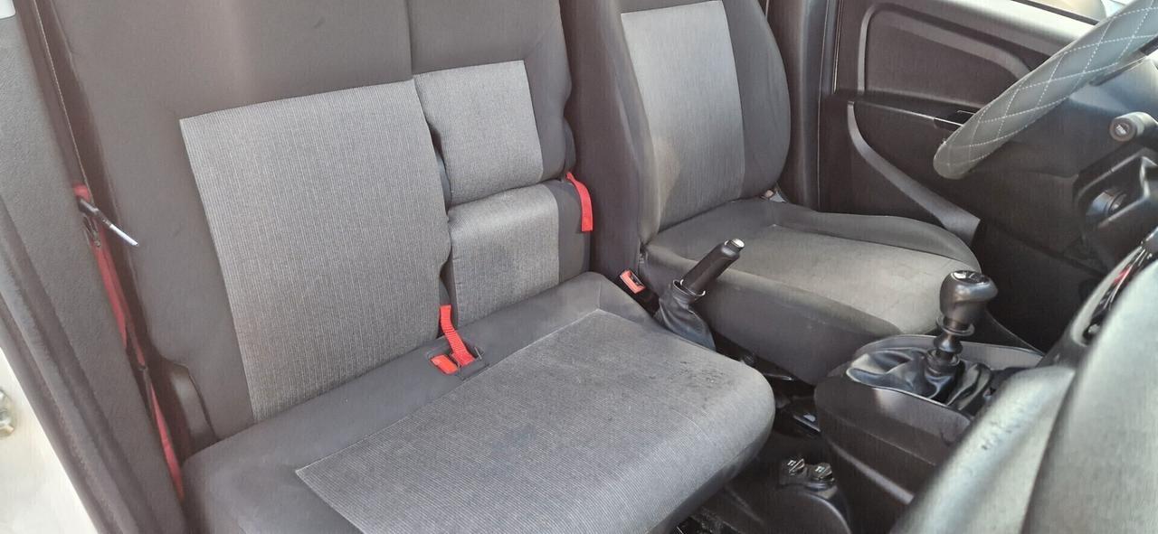 Fiat Doblo 3 posti 1.6 MJT NAVIGAT. CRUISE CONTROL