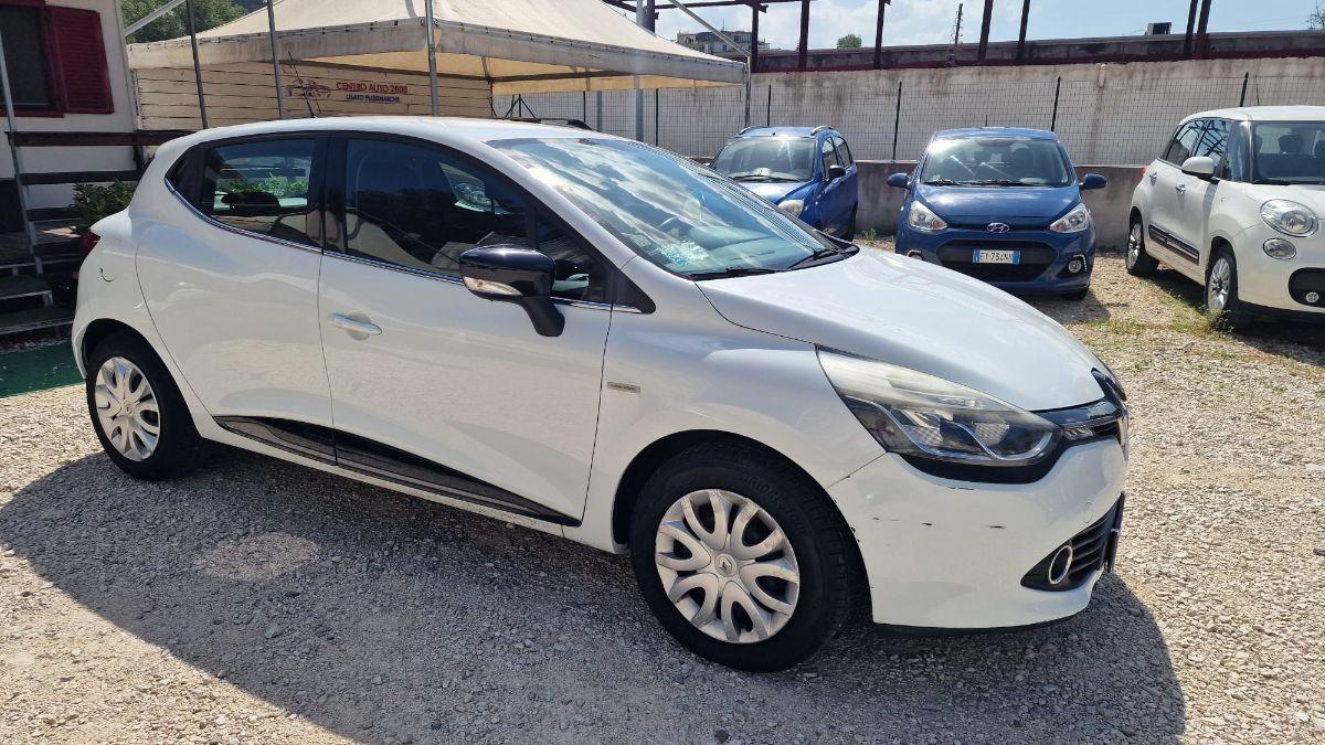 RENAULT Clio 1.2 75 CV GPL 5p. Costume National