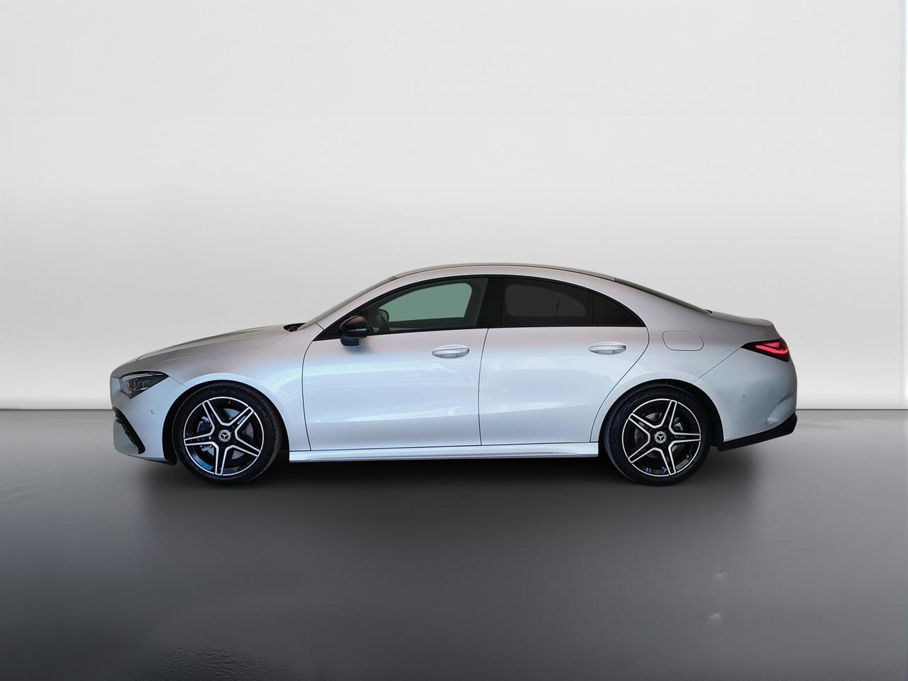 Mercedes-Benz CLA Coupe - C118 2023 - CLA Coupe 200 d AMG Line Premium auto
