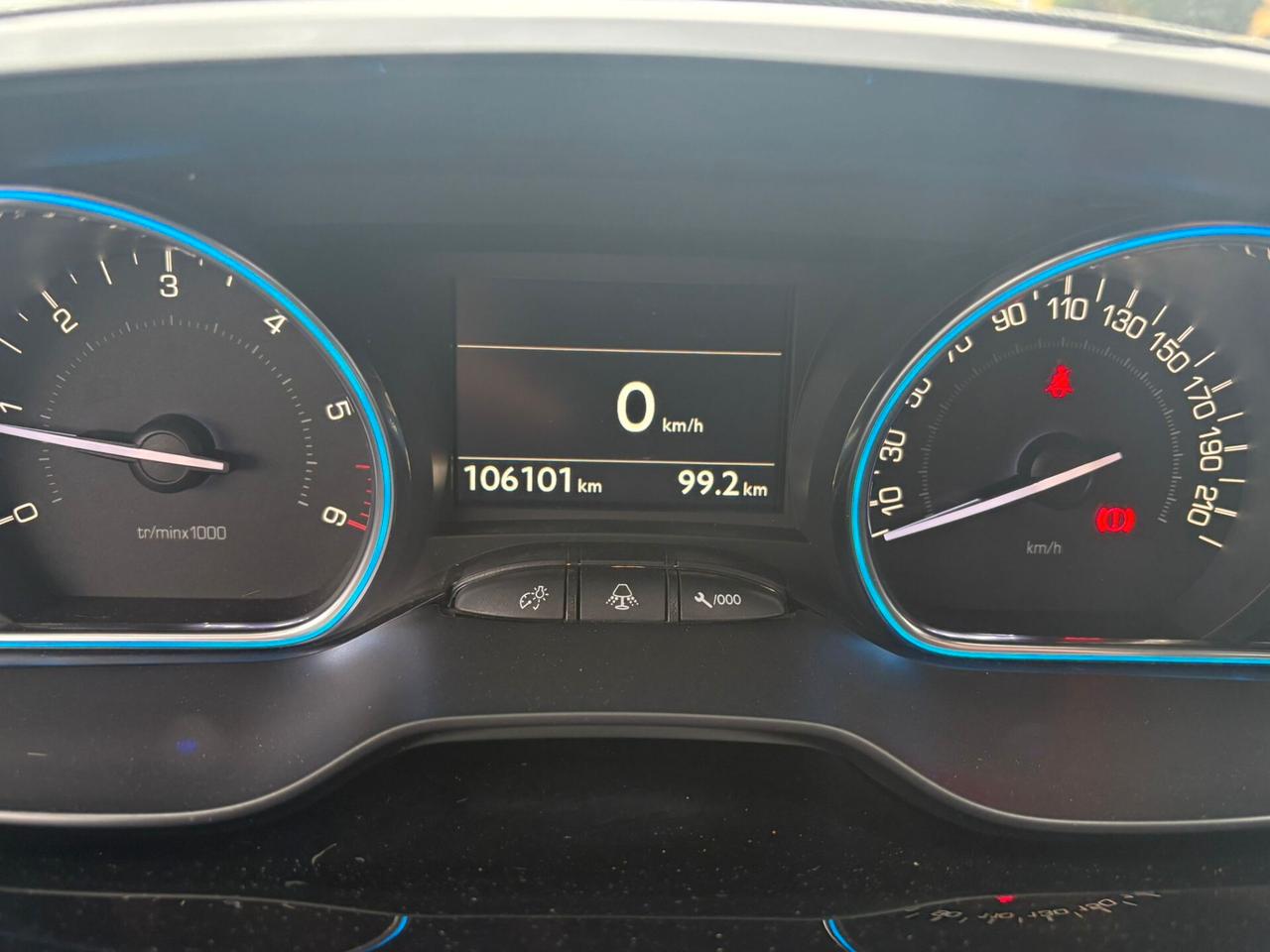 Peugeot 2008 BlueHDi 100 S&S Allure