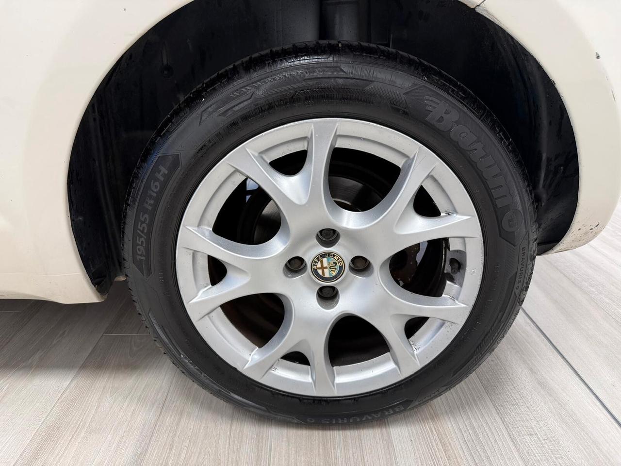 Alfa Romeo MiTo 1.4 78 CV Distinctive Sport Pack