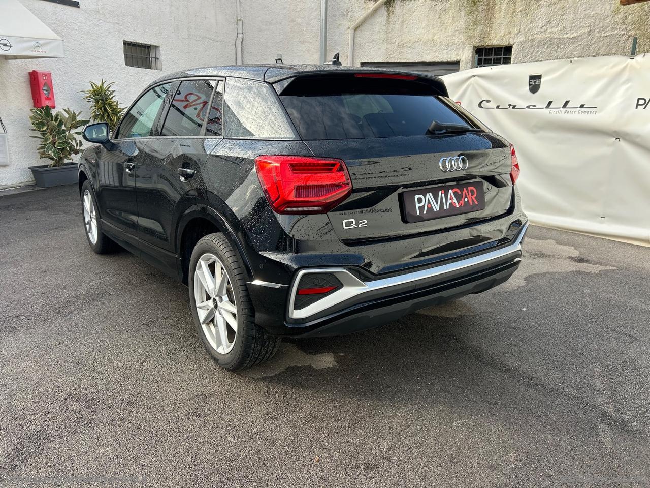 AUDI Q2 35 TFSI S tronic Identity Black
