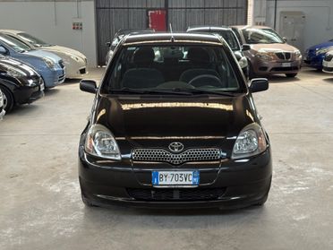 Toyota Yaris 1.0i 16V cat 5 porte Sol