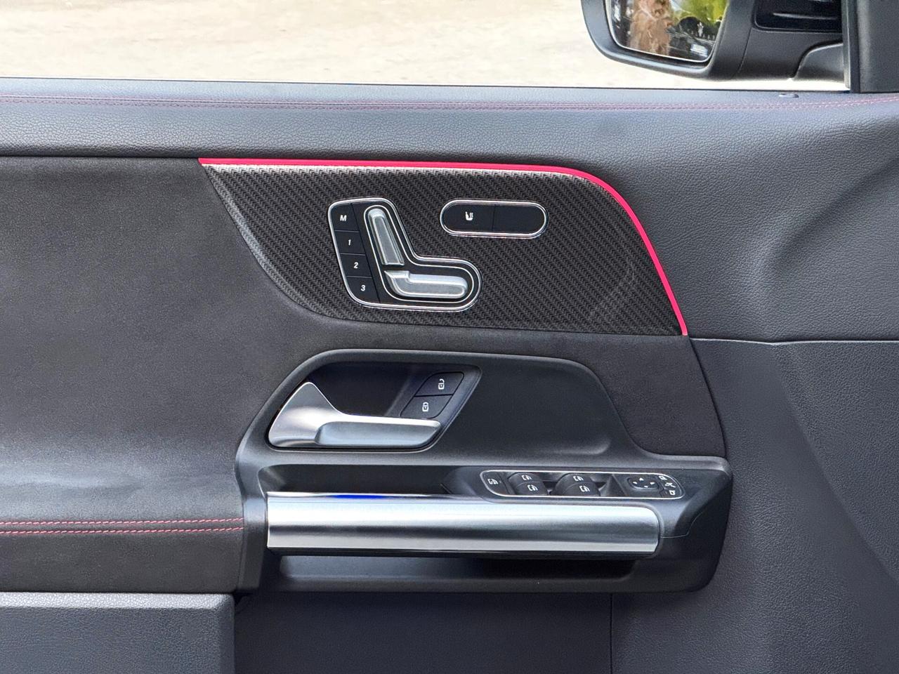 Mercedes-Benz GLA 200 d Premium Plus AMG TETTO