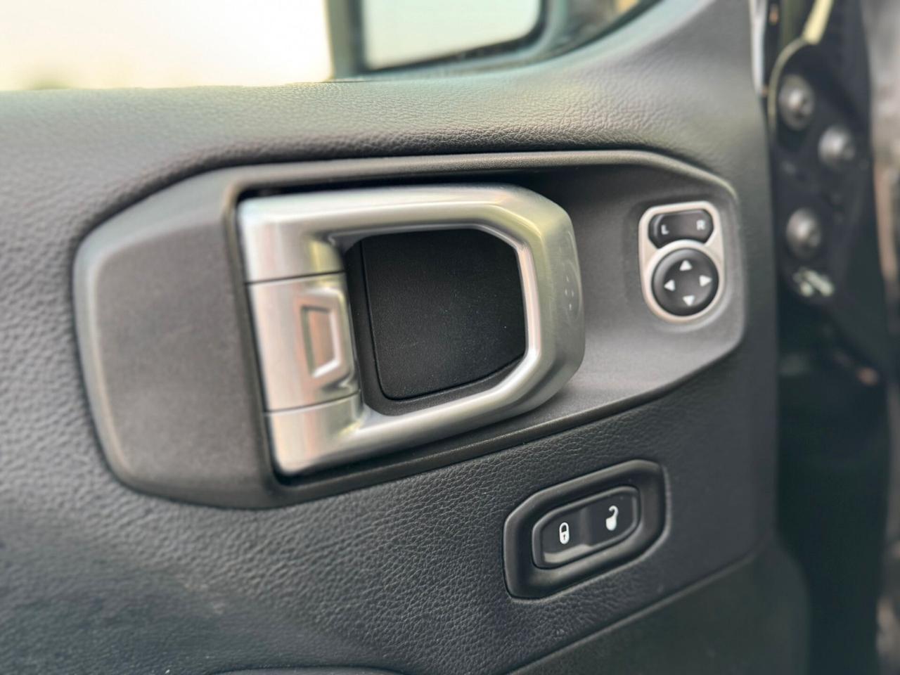 Jeep Wrangler Unlimited 2.2 Mjt II Sahara