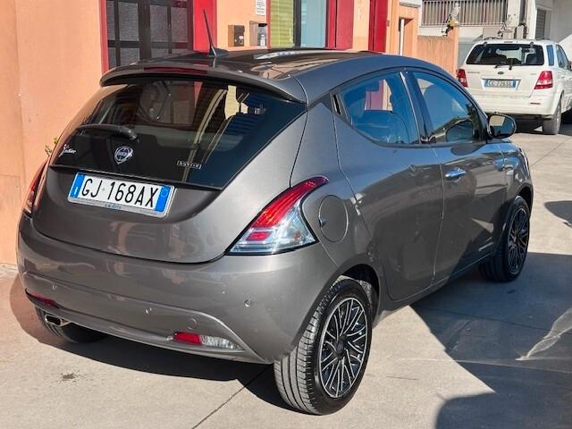 Lancia Ypsilon 1.0 Hybrid 2022 OK NEOPATENTATI
