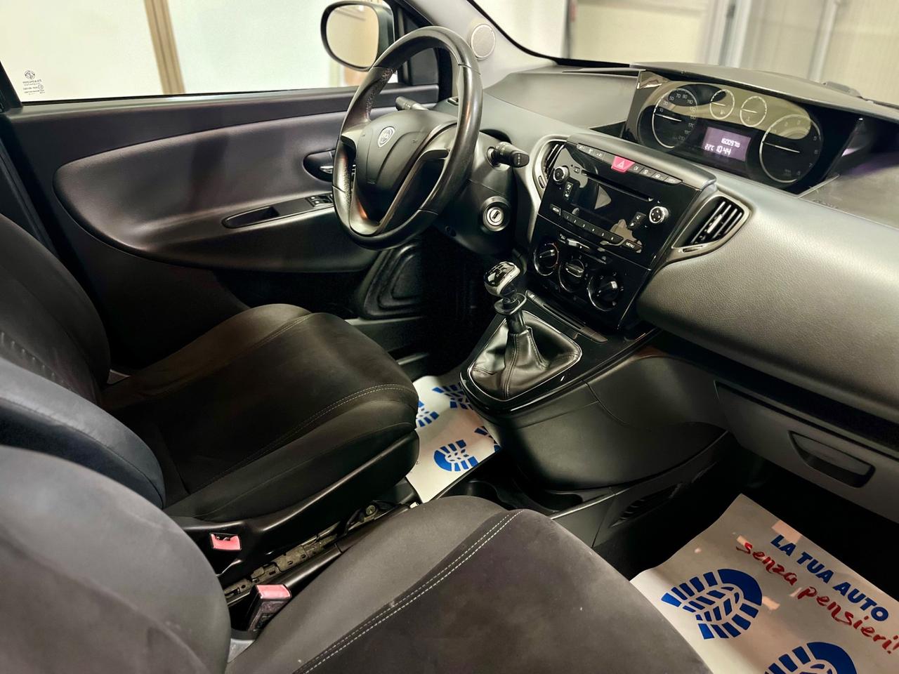 Lancia Ypsilon 1.2 69 CV 5 porte S&S Platinum