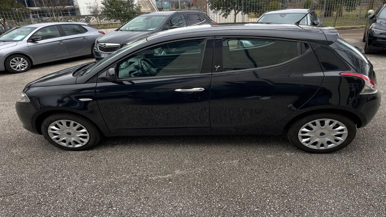 Lancia Ypsilon 1.3 MJT 16V 95 CV 5 porte S&S Silver