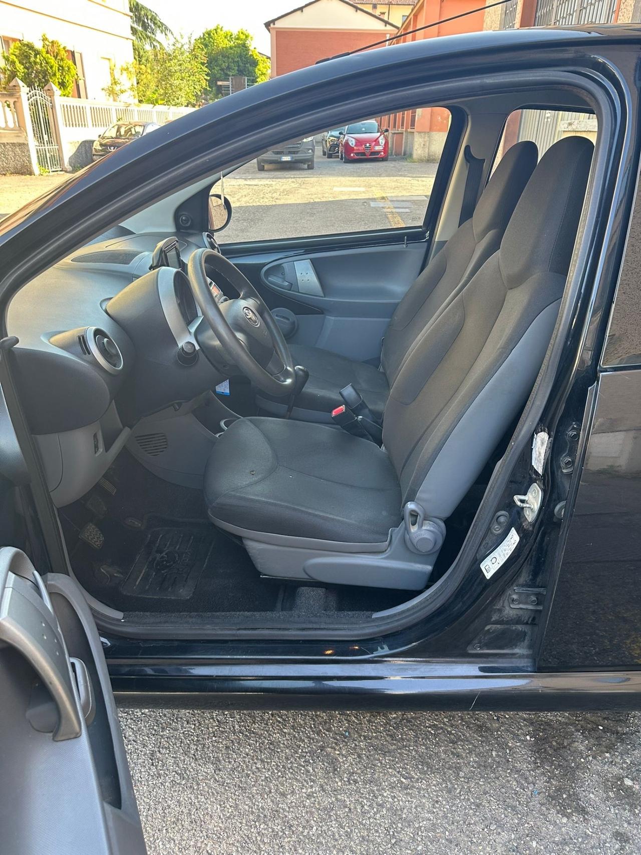 Toyota Aygo 1.0 12V VVT-i 5 porte Sol Connect