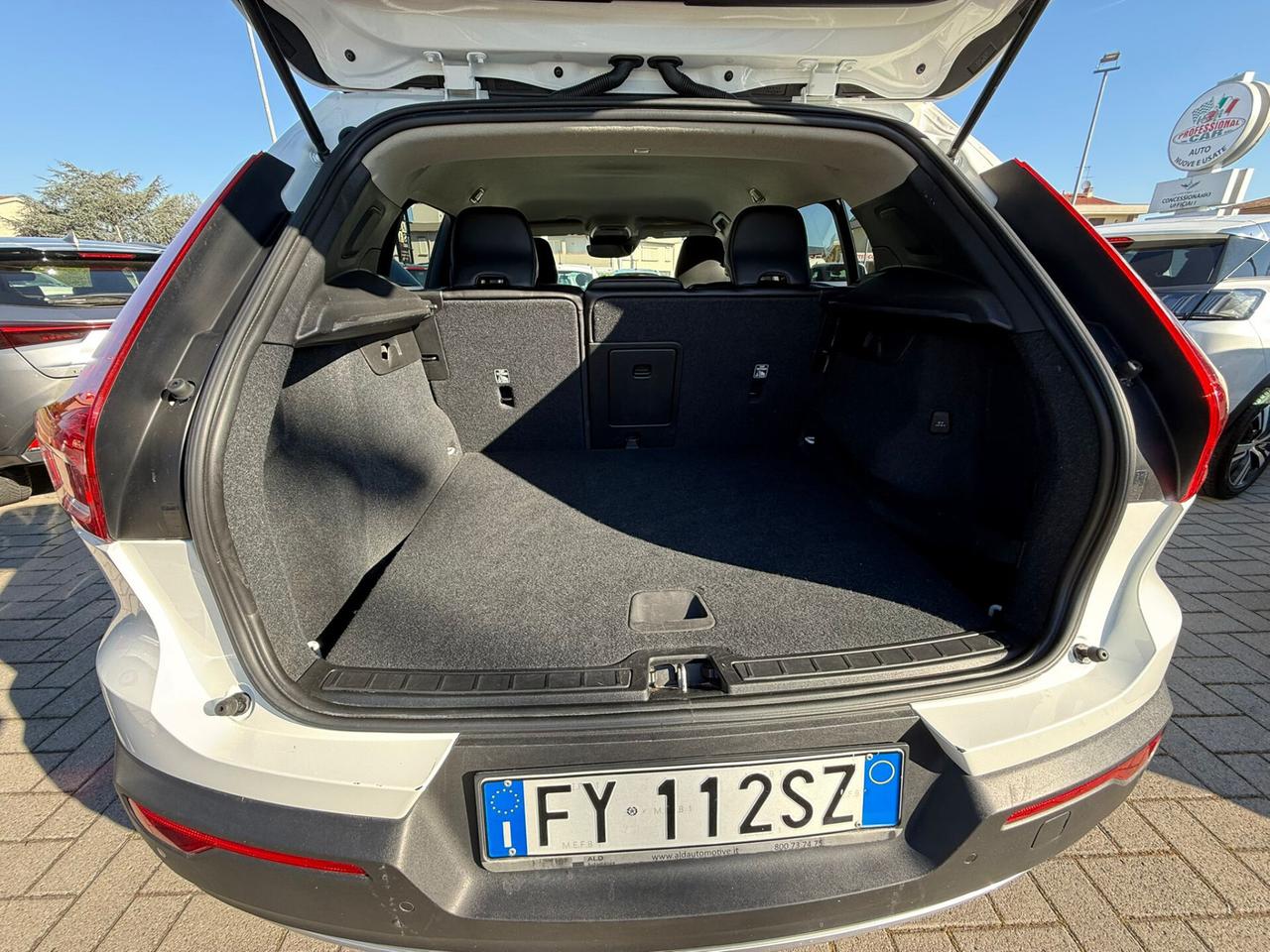 Volvo XC40 2.0 diesel -auto-4x4-D3 AWD Geartronic Momentum *PREZZO REALE*