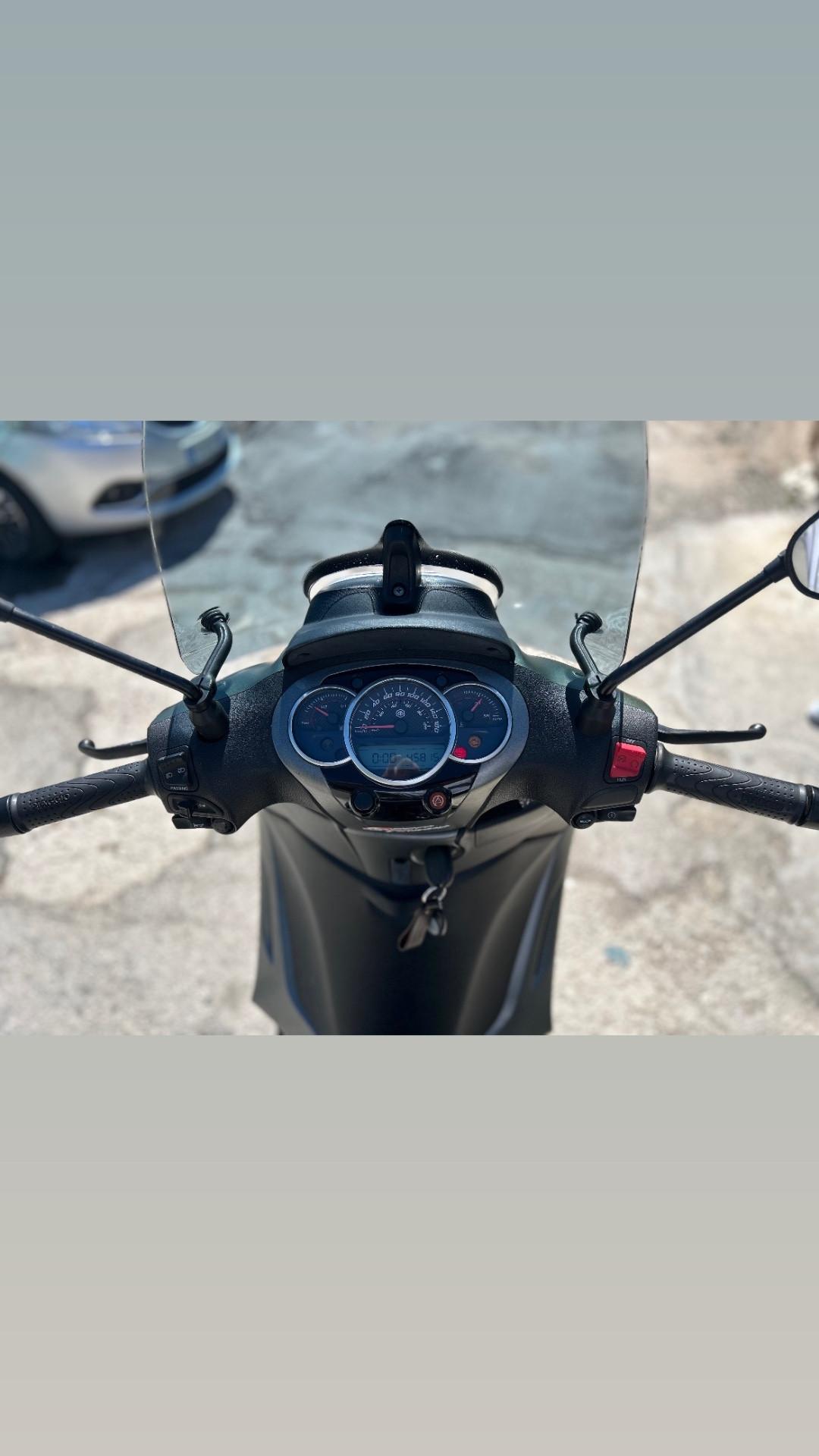 Piaggio Beverly 350