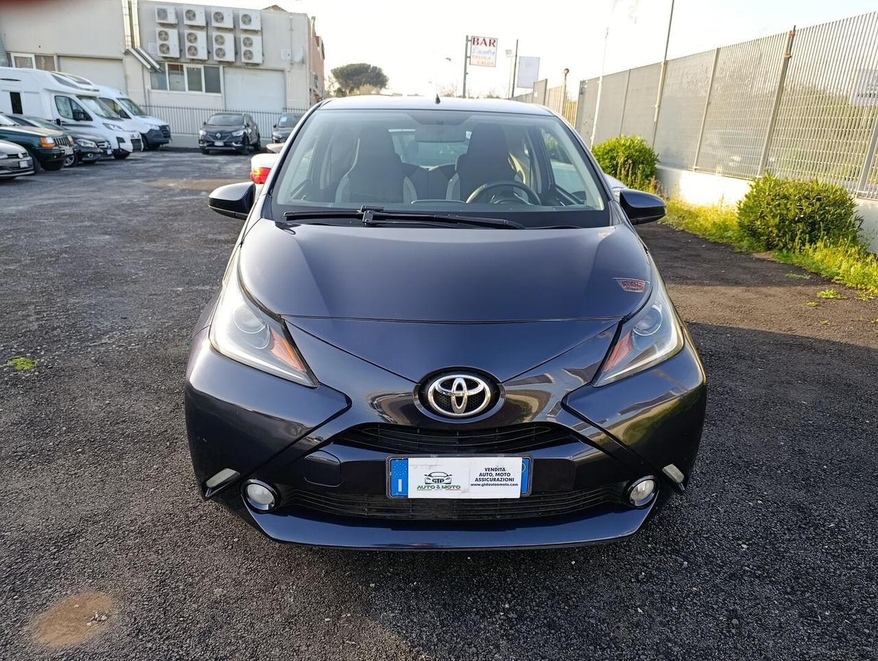 Toyota Aygo I 2012 Aygo 1.0 Lounge connect 3p