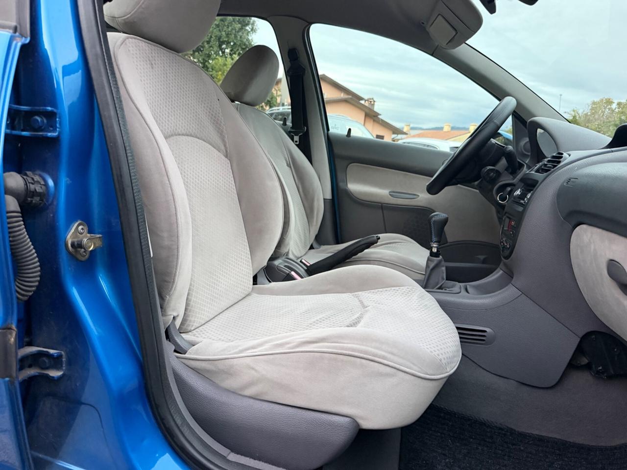 Peugeot 206 1.1 BENZINA 60CV NEOPATENTATI