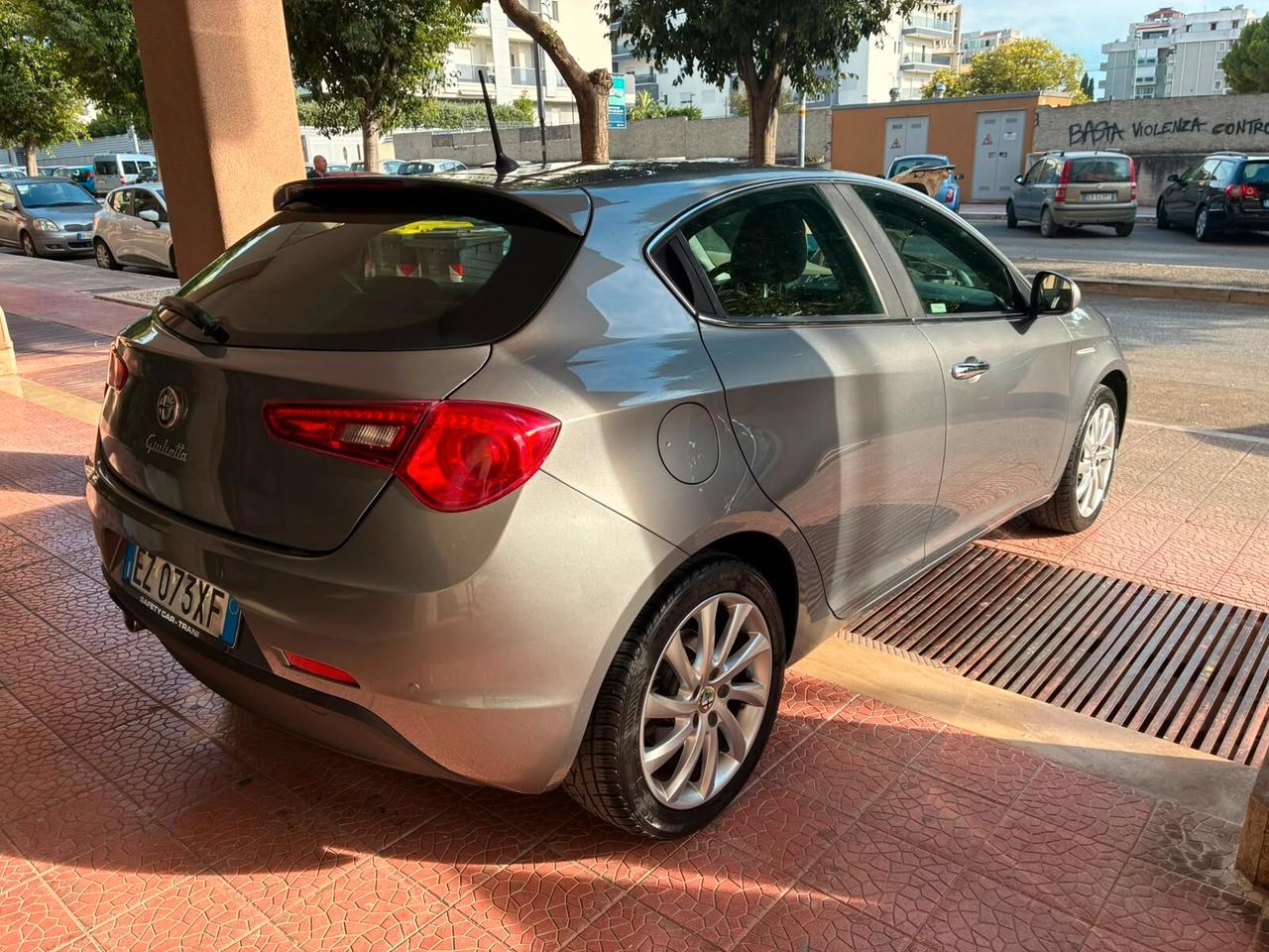 AlfaRomeo Giulietta 1.6mjet105CV garantita-2015