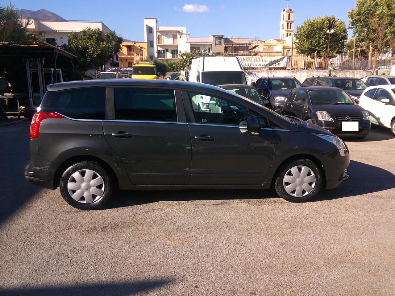 Peugeot 5008 2010 photo 4