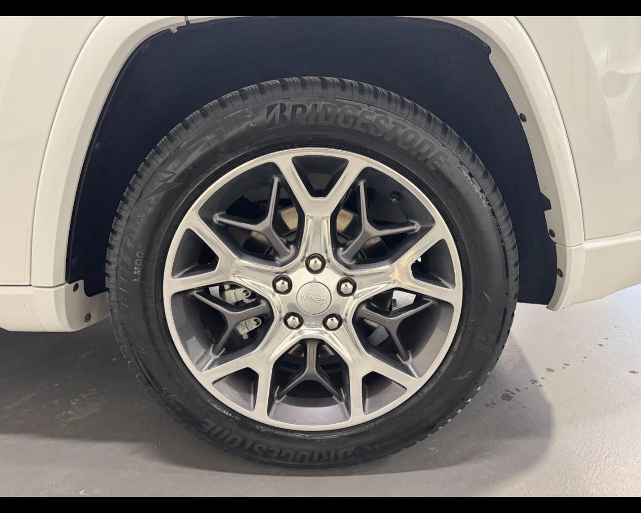 JEEP GRAND CHEROKEE 3.0 AUTO OVERLAND