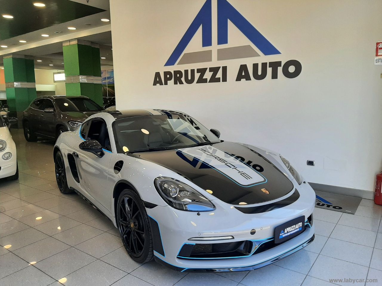 PORSCHE 718 Cayman