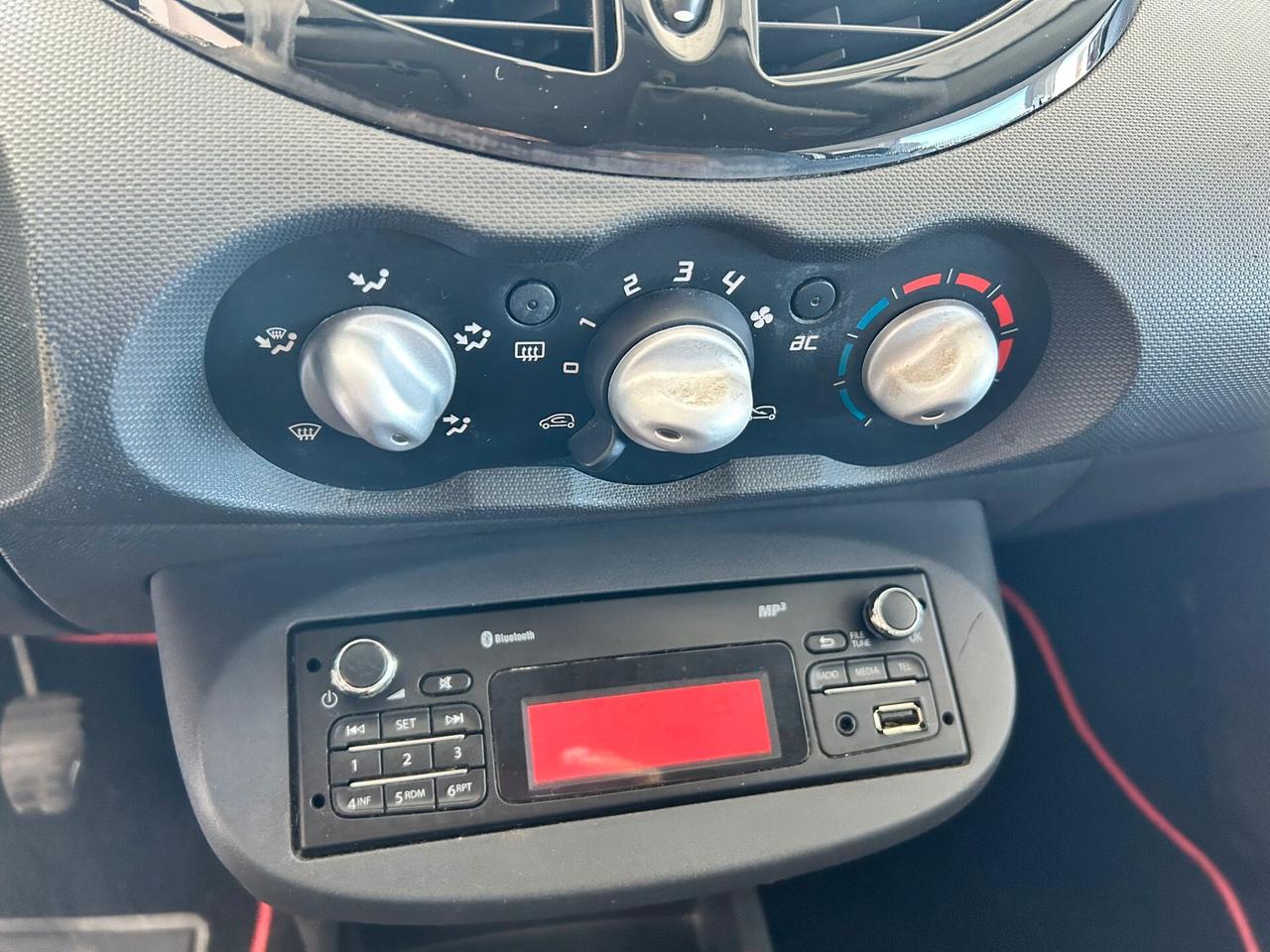 Renault Twingo 1.2B X NEOPATENTATI 2014