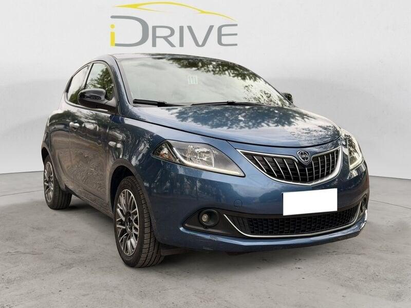Lancia Ypsilon 1.0 FireFly Hybrid GOLD.