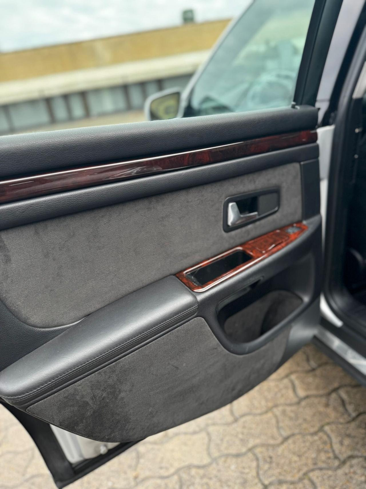 Audi A8 2.5 V6 TDI/180 CV cat quattro Tiptr.