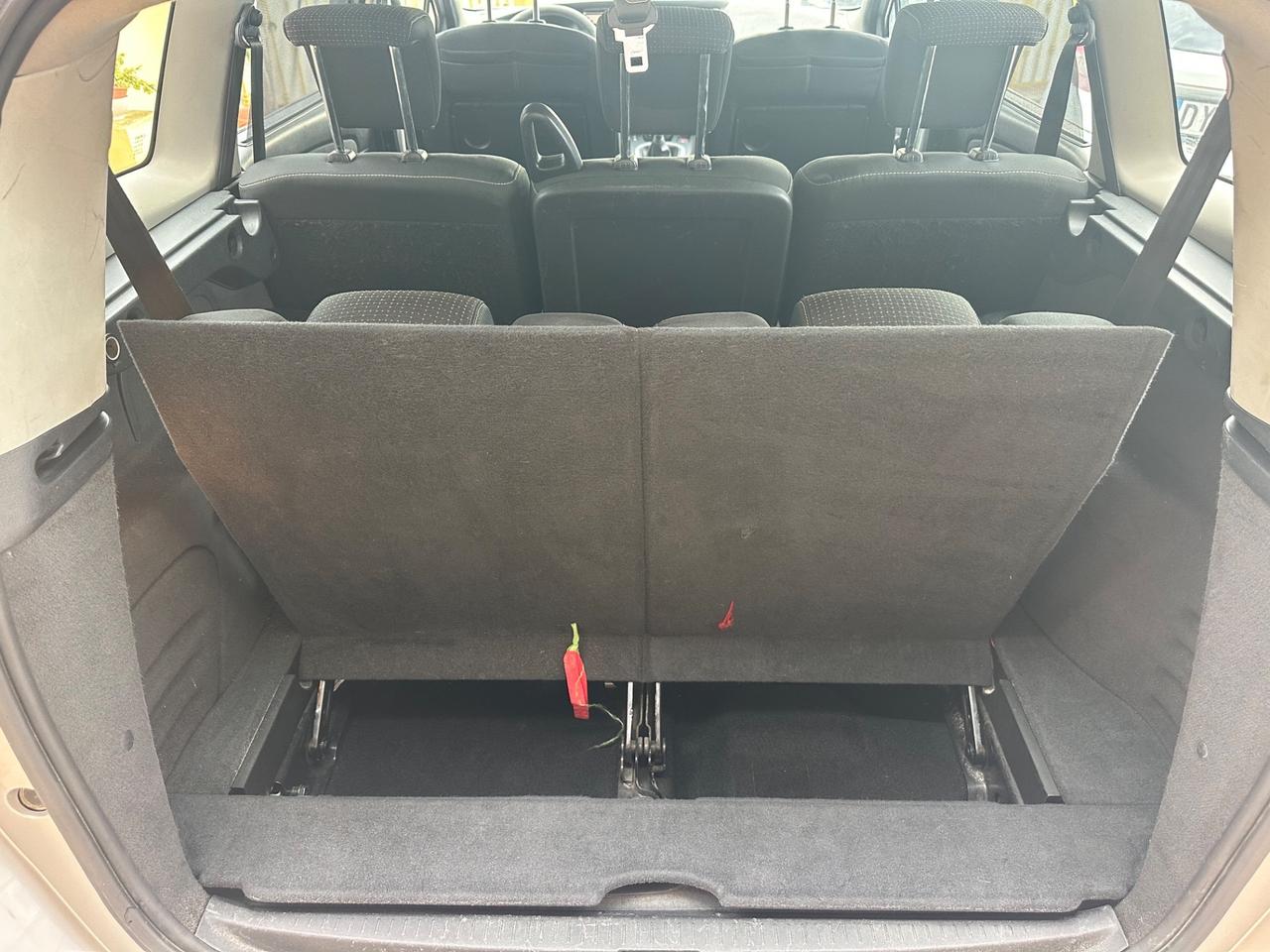 Renault Scénic 1.5 dCi 110CV Dynamique 7 POSTI