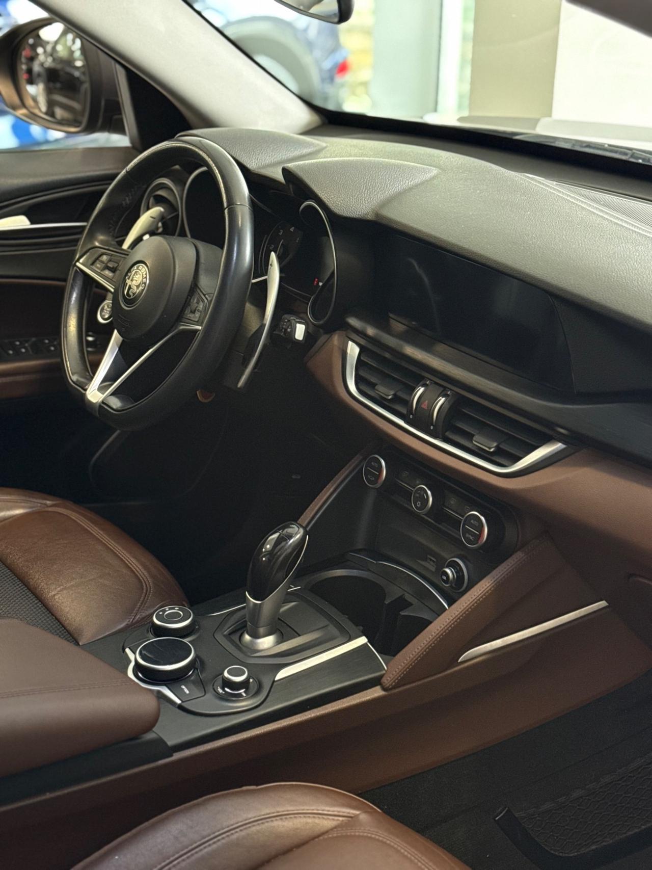 Alfa Romeo Stelvio 2.2 Turbodiesel 180 CV AT8 RWD Super