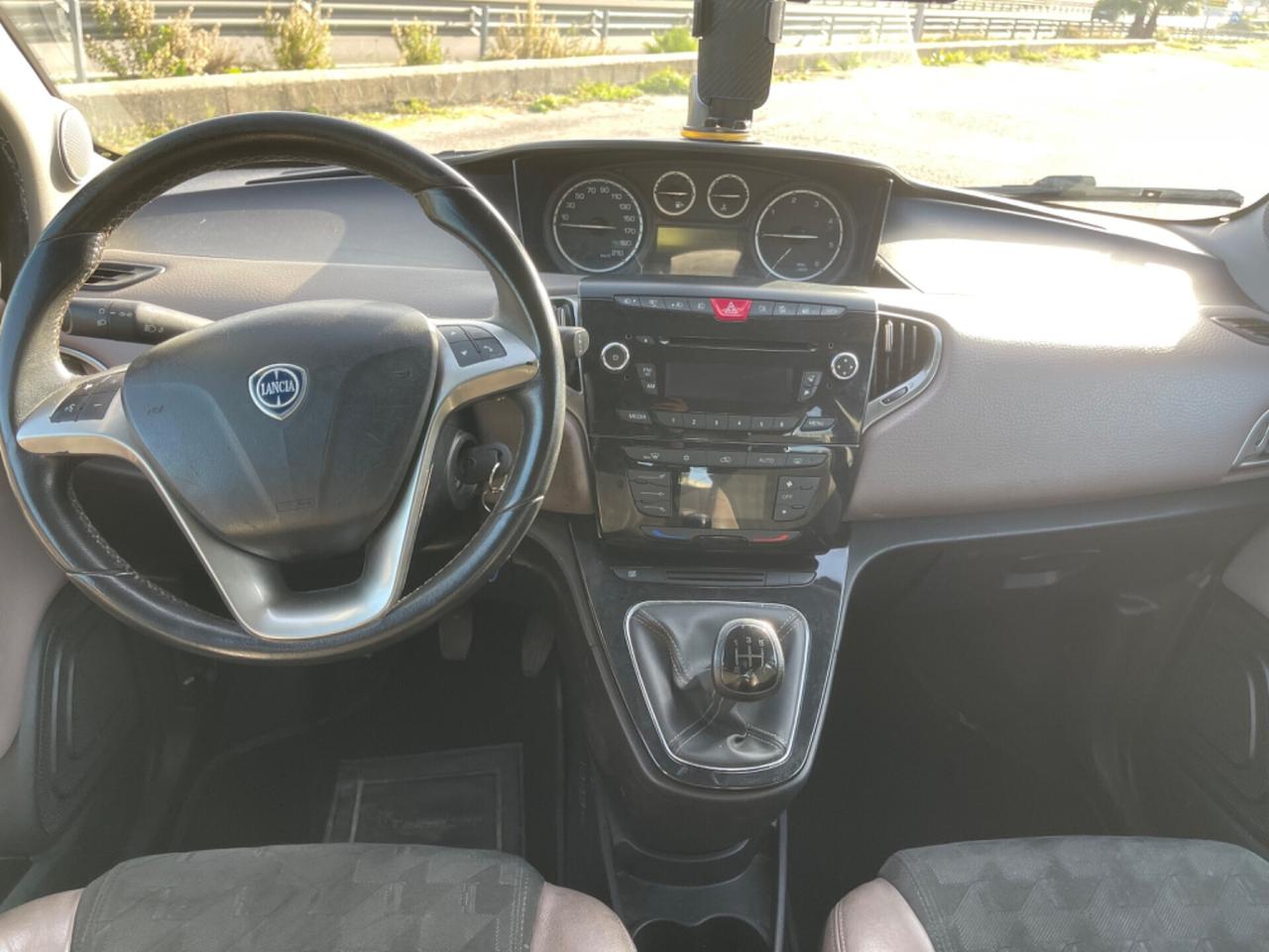 Lancia Ypsilon 1.3 MJT 16V 95 CV 5 porte