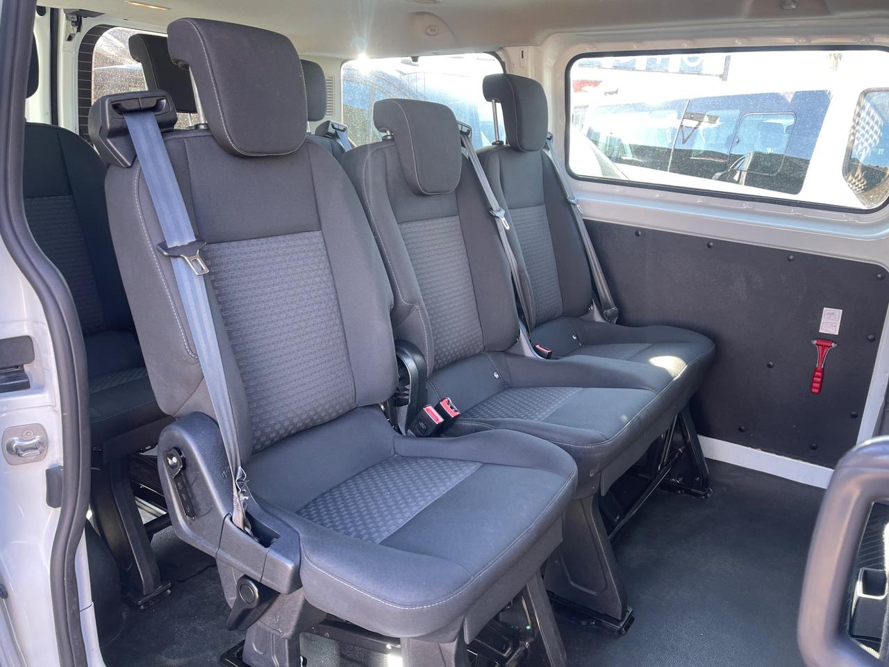 Ford Transit Custom 2.0 EcoBlue 9 posti