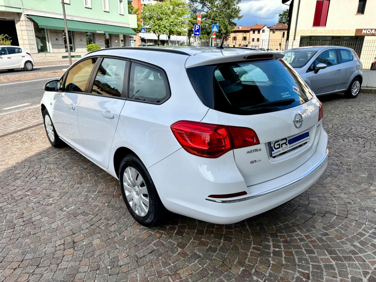 Opel Astra 1.6 CDTI 136CV Sports Tourer Elective