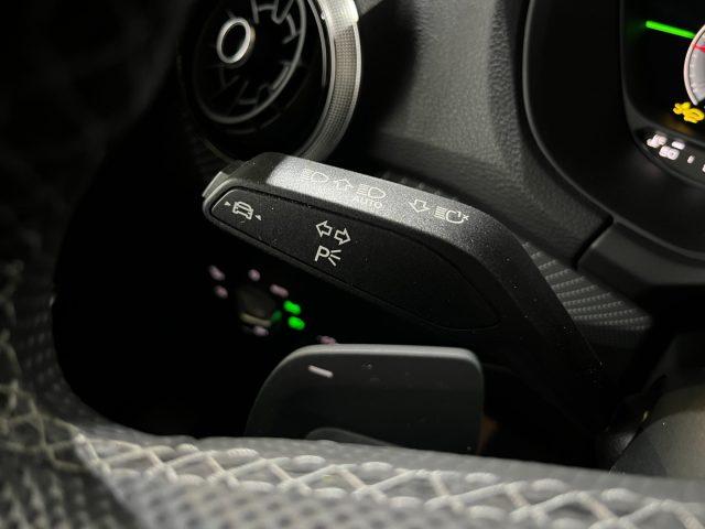 AUDI Q2 35TDI Stronic S line "19 Sline/Telec./Navi/MATRIX