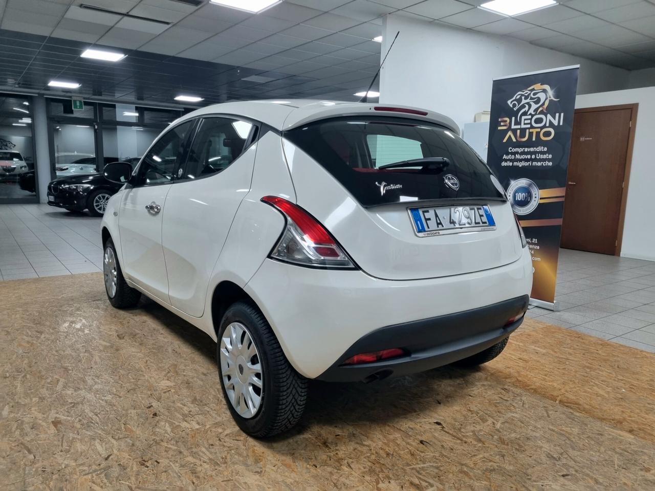 LANCIA YPSILON 0.9 TwinAir 85 CV 5p. ECOCHIC SILVER