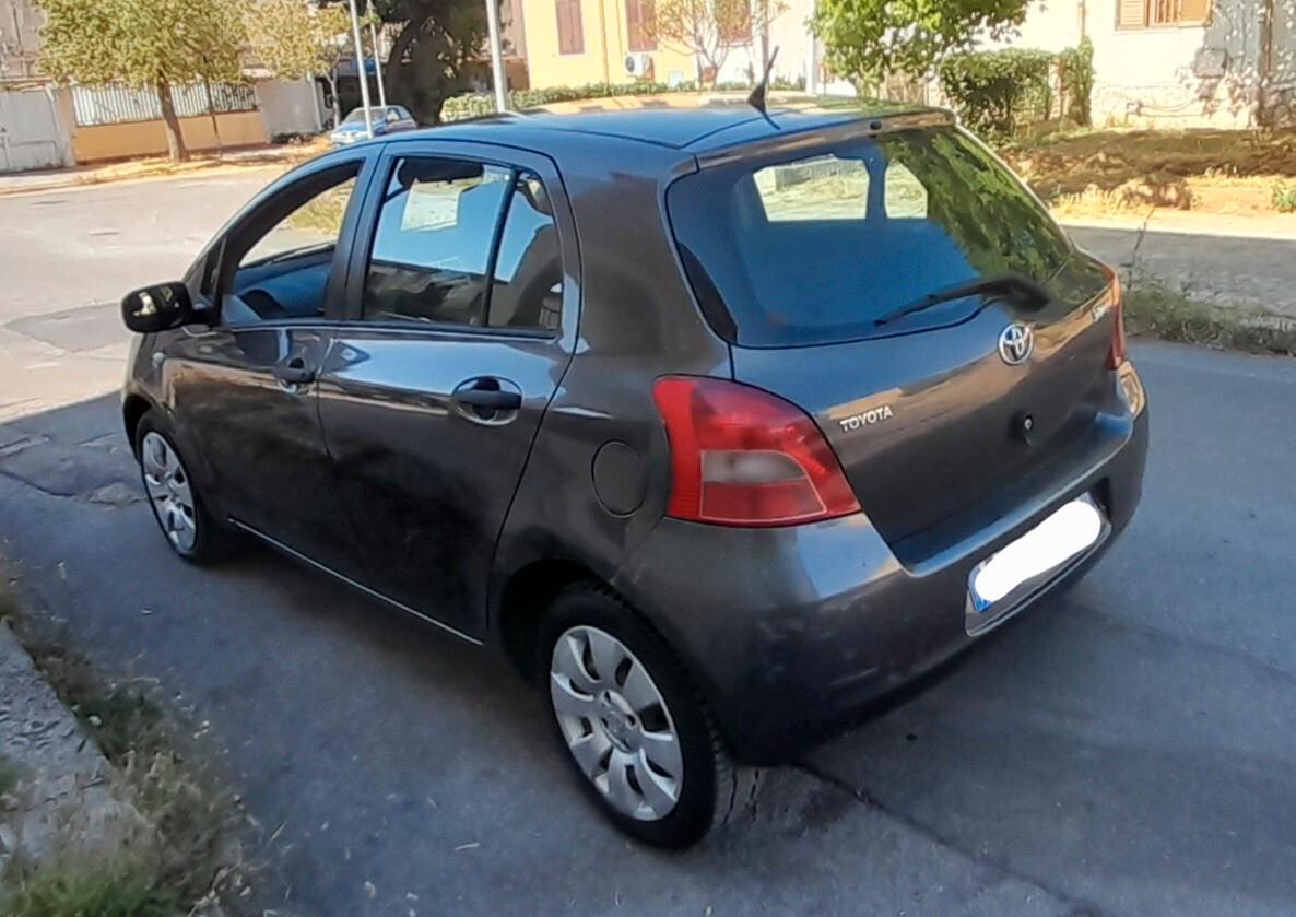Toyota Yaris benzina x neo patentati
